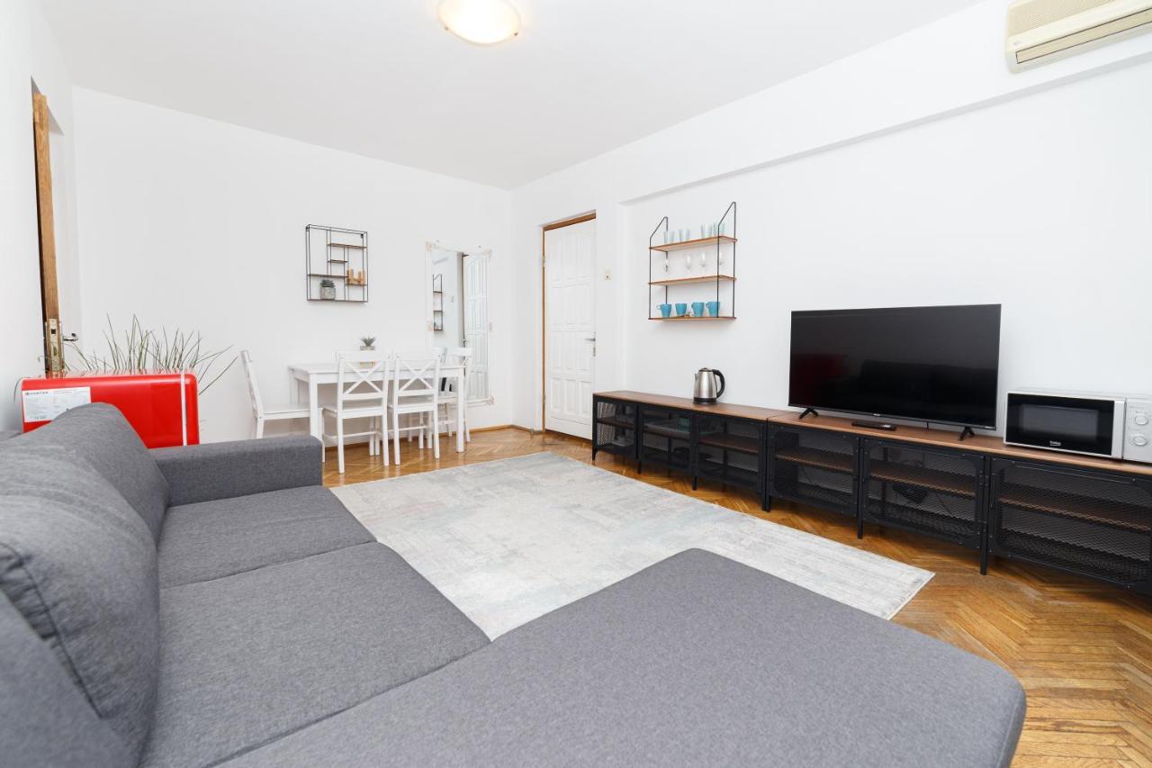 Color Ap Calea Victoriei 12C Apartment Букурещ Екстериор снимка