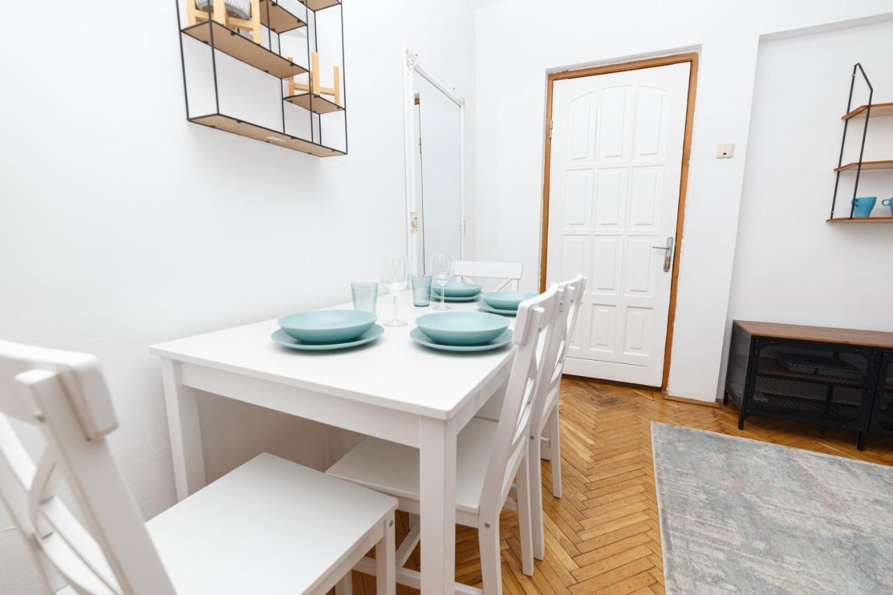 Color Ap Calea Victoriei 12C Apartment Букурещ Екстериор снимка