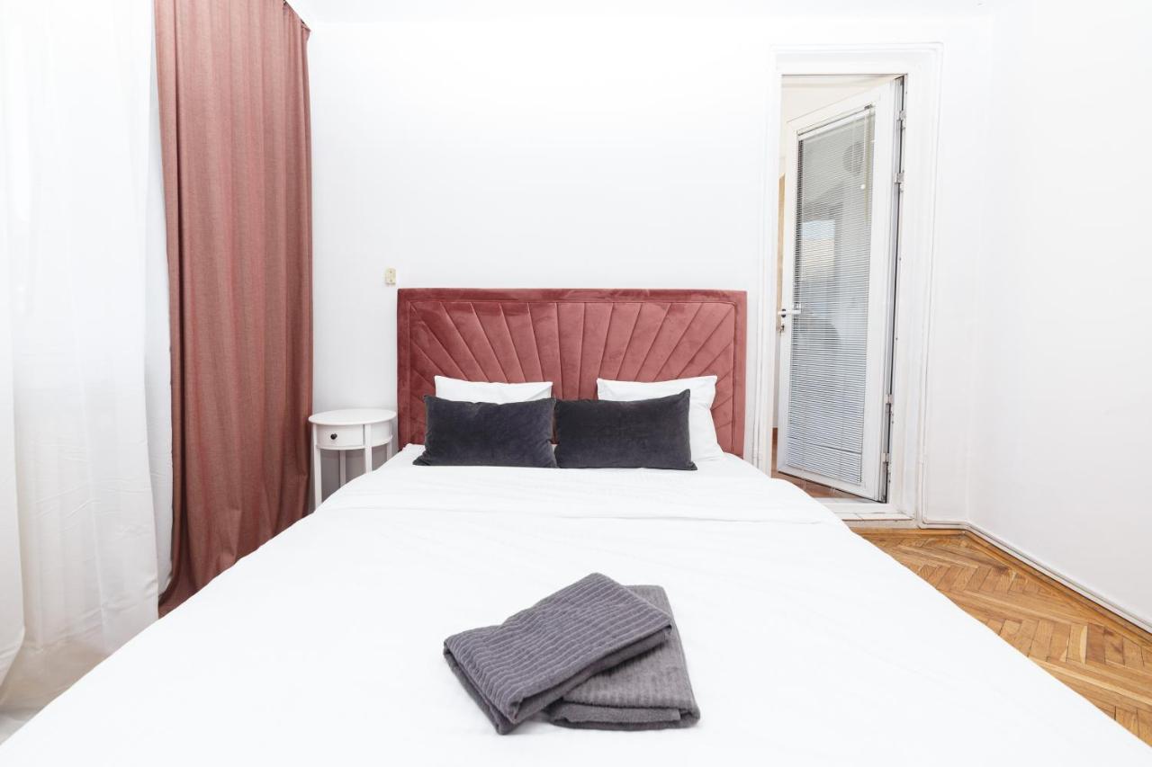 Color Ap Calea Victoriei 12C Apartment Букурещ Екстериор снимка