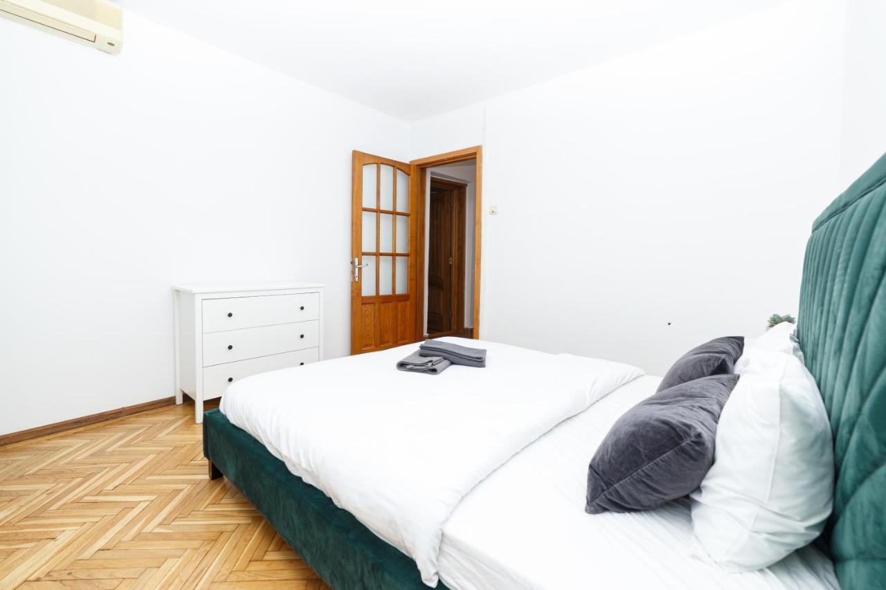 Color Ap Calea Victoriei 12C Apartment Букурещ Екстериор снимка