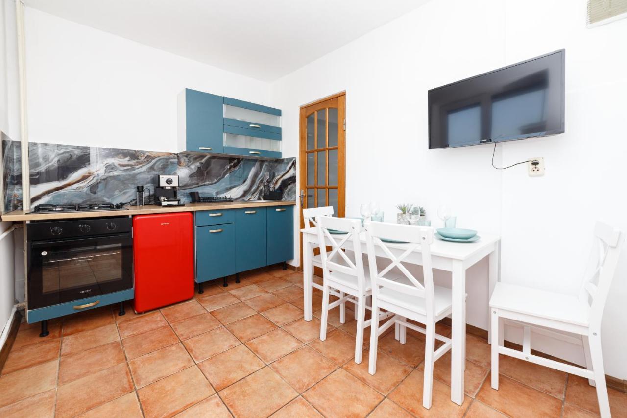 Color Ap Calea Victoriei 12C Apartment Букурещ Екстериор снимка